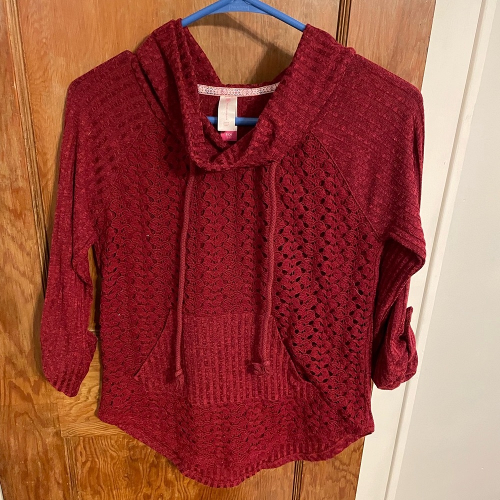 No boundaries burgundy sweater/sweatshirt